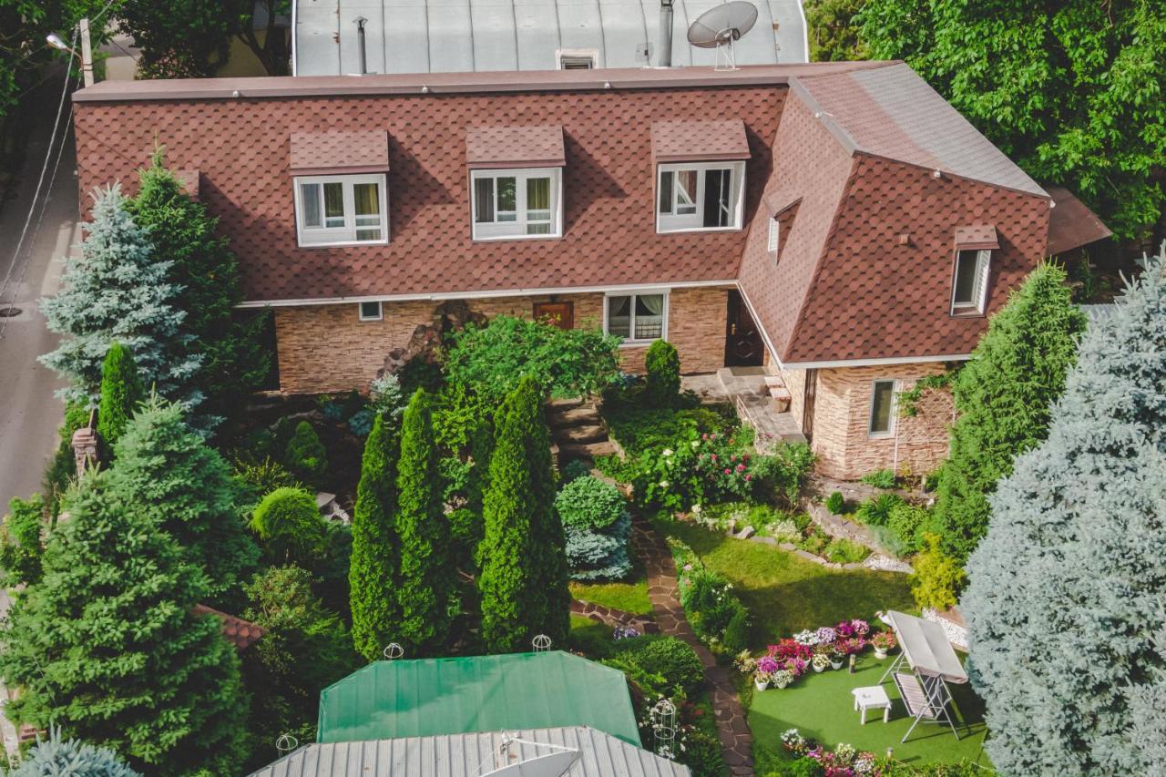Апартаменты В Гостевом Домике Almatý Exterior foto